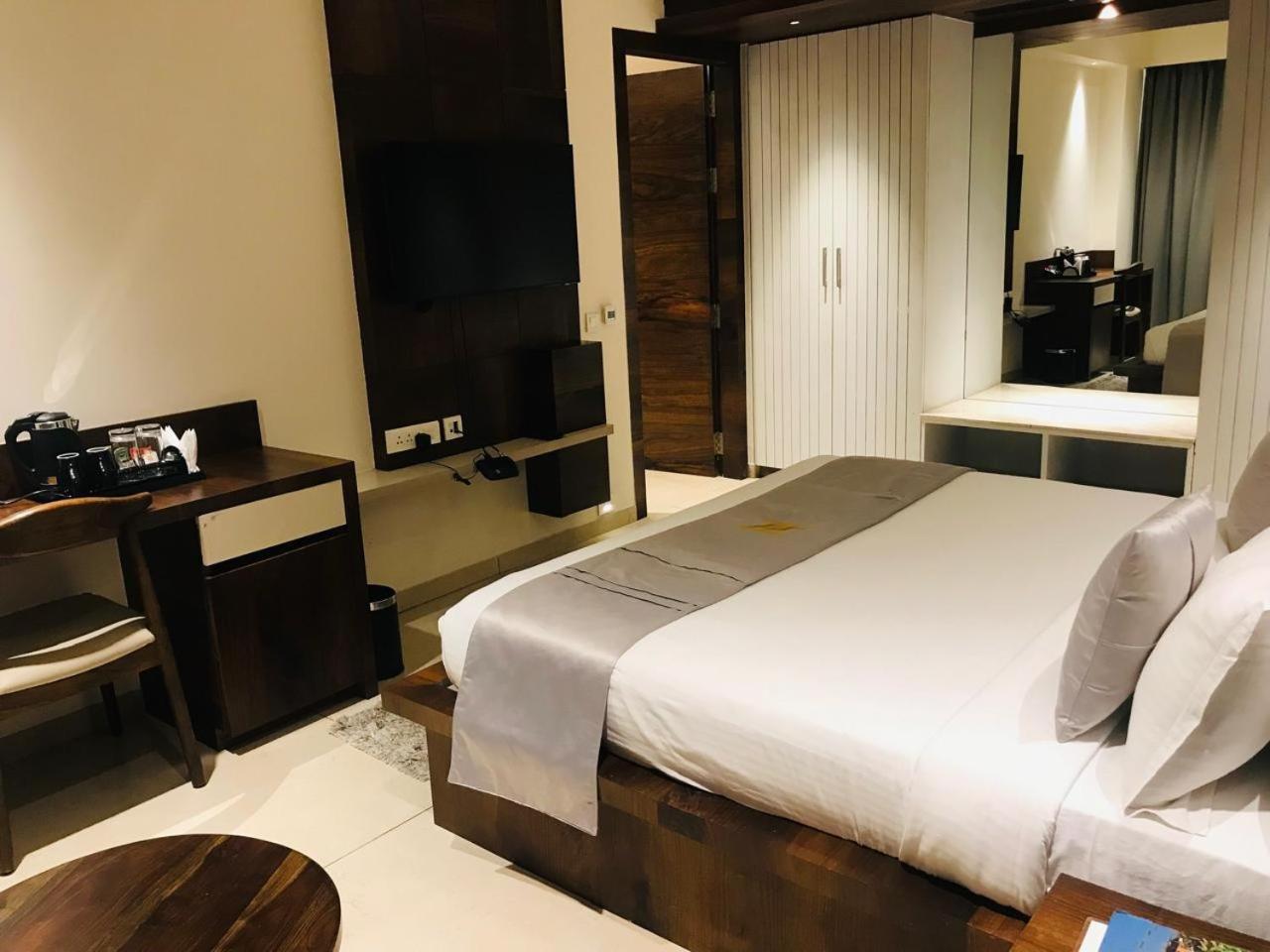 Narthaki Boutique Hotel バンガロール エクステリア 写真